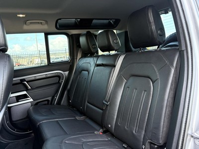 2021 Land Rover Defender - Thumbnail