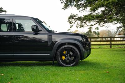 2023 Land Rover Defender - Thumbnail