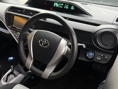 2013 Toyota Aqua - Thumbnail