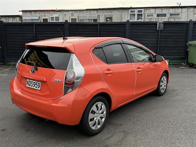 2013 Toyota Aqua - Thumbnail