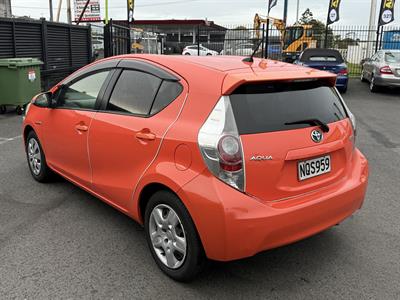 2013 Toyota Aqua - Thumbnail