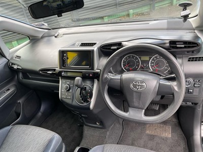 2009 Toyota Wish - Thumbnail