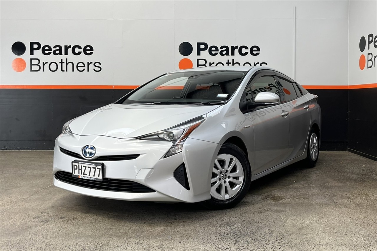2016 Toyota PRIUS