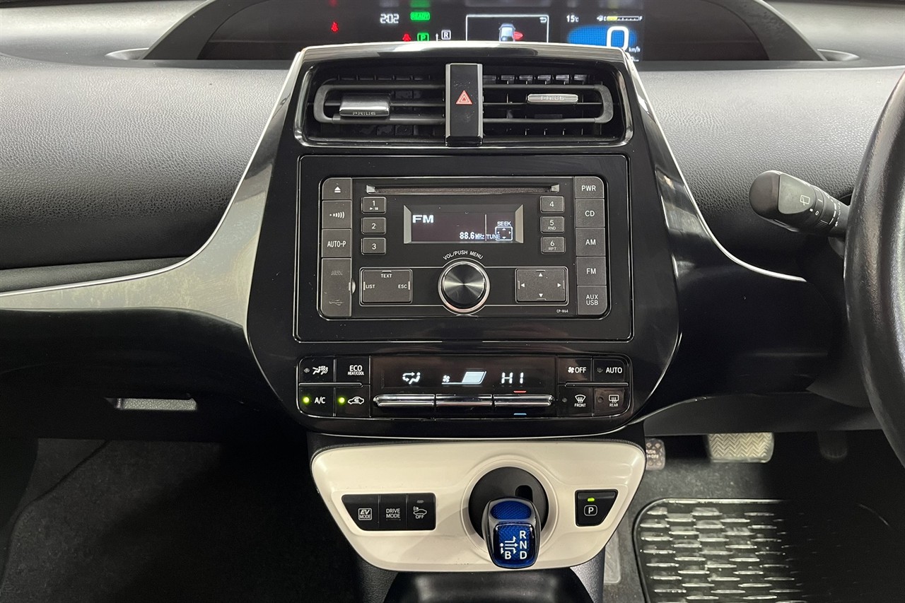 2016 Toyota PRIUS