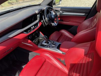 2021 Alfa Romeo Stelvio - Thumbnail