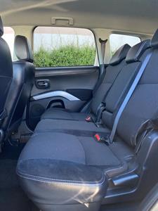 2011 Mitsubishi Outlander - Thumbnail