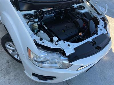 2011 Mitsubishi Outlander - Thumbnail