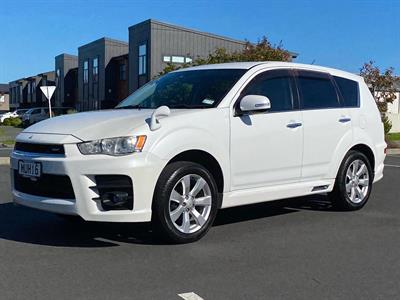 2011 Mitsubishi Outlander - Thumbnail