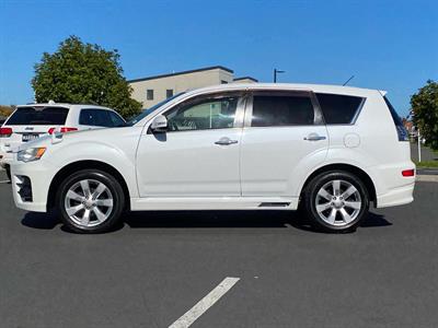 2011 Mitsubishi Outlander - Thumbnail