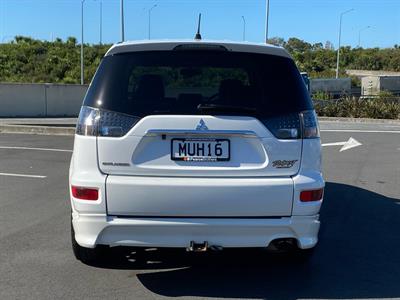 2011 Mitsubishi Outlander - Thumbnail