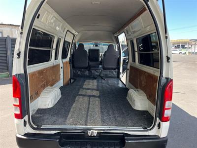 2013 Toyota Hiace - Thumbnail