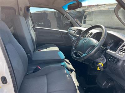 2013 Toyota Hiace - Thumbnail