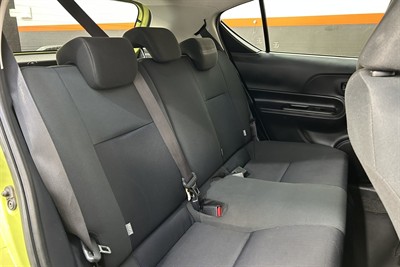 2016 Toyota Prius C - Thumbnail