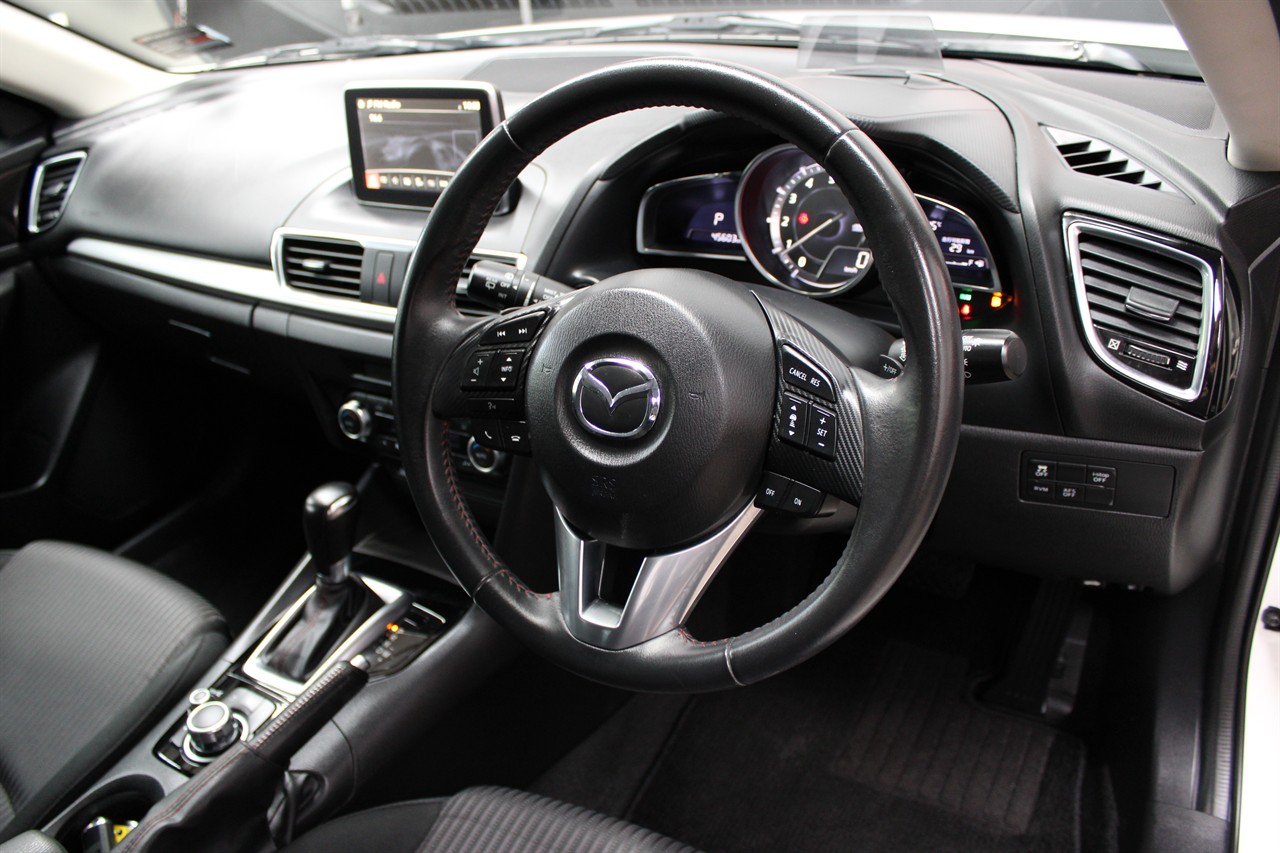 2014 Mazda Axela
