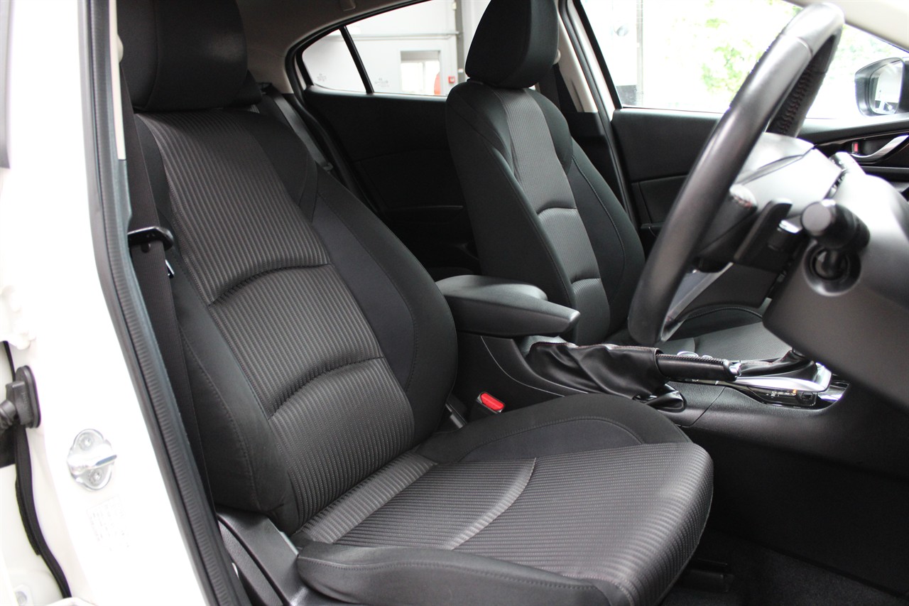2014 Mazda Axela