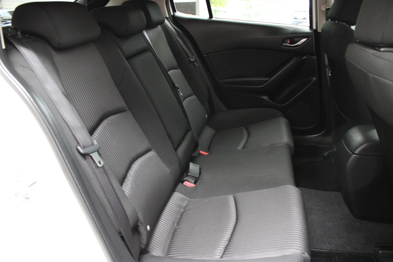 2014 Mazda Axela