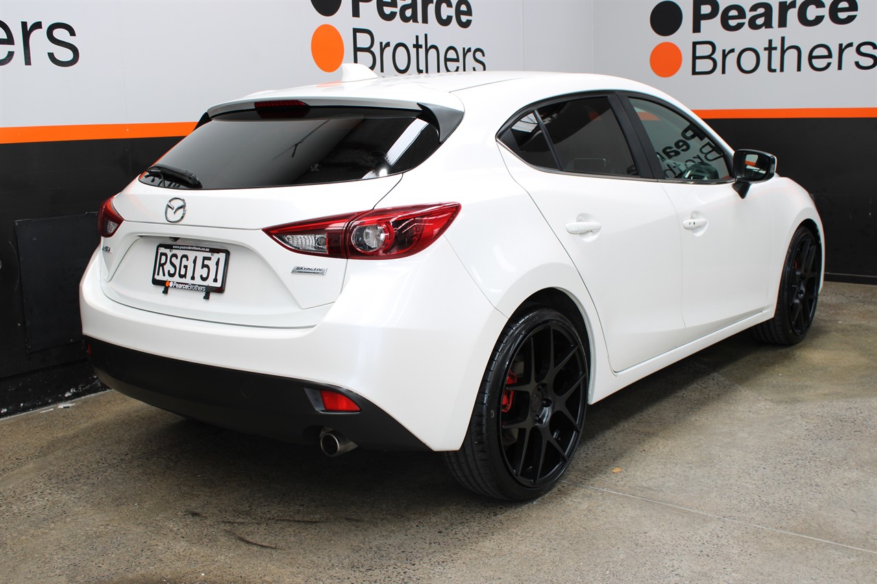 2014 Mazda Axela