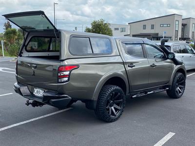 2017 Mitsubishi Triton - Thumbnail