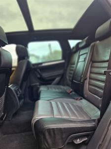 2018 Volkswagen Touareg - Thumbnail