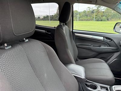 2017 Holden Colorado - Thumbnail