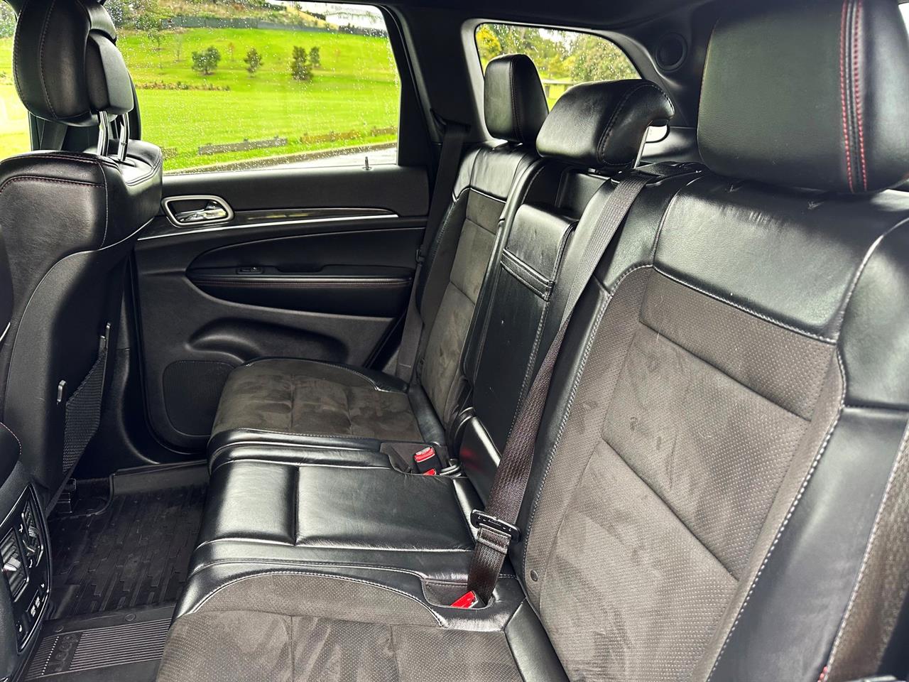2018 Jeep GRAND CHEROKEE