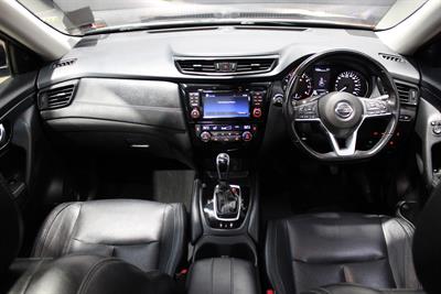 2017 Nissan X-Trail - Thumbnail