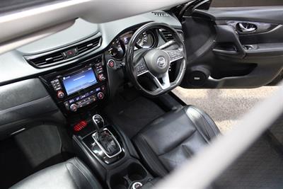 2017 Nissan X-Trail - Thumbnail