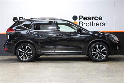 2017 Nissan X-Trail - Thumbnail