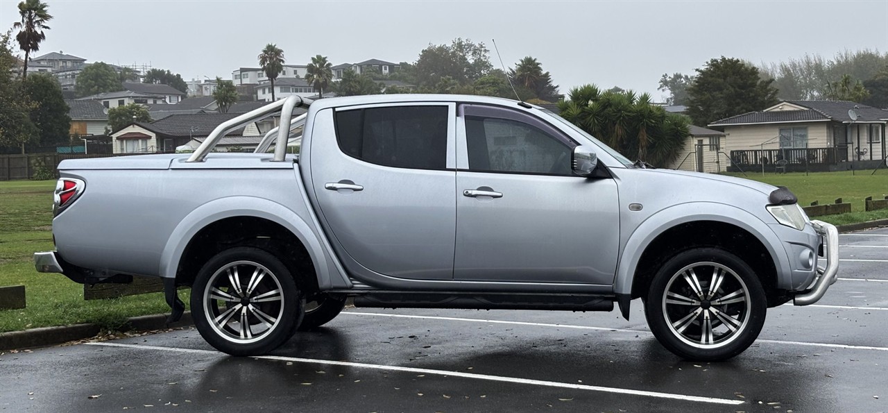 2012 Mitsubishi Triton