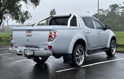 2012 Mitsubishi Triton - Thumbnail