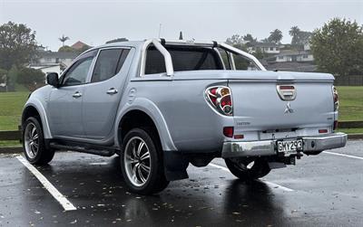 2012 Mitsubishi Triton - Thumbnail