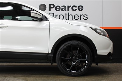 2017 Nissan Qashqai - Thumbnail