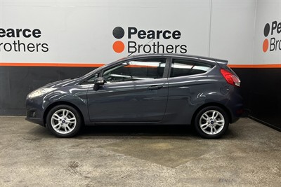 2015 Ford Fiesta - Thumbnail