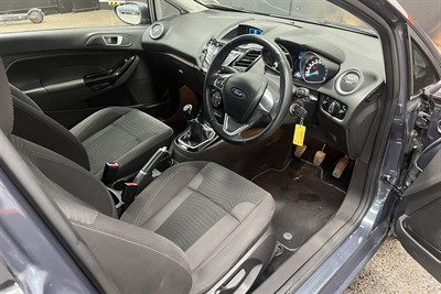 2015 Ford Fiesta - Thumbnail