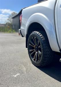 2021 Nissan Navara - Thumbnail