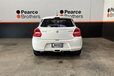 2018 Suzuki Swift - Thumbnail