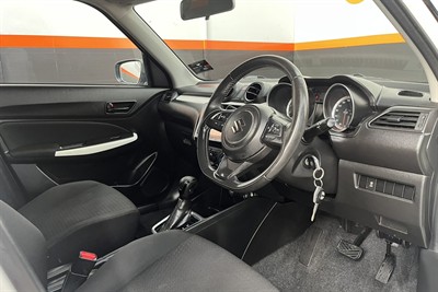 2018 Suzuki Swift - Thumbnail