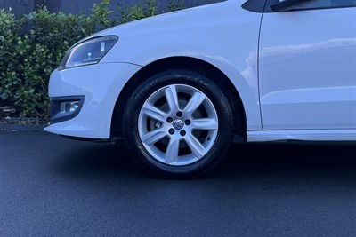2011 Volkswagen POLO - Thumbnail