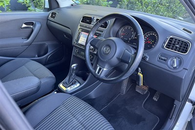 2011 Volkswagen POLO - Thumbnail