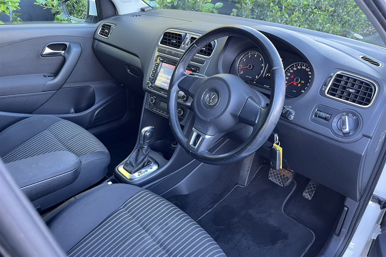 2011 Volkswagen POLO