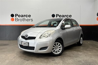 2010 Toyota YARIS - Thumbnail
