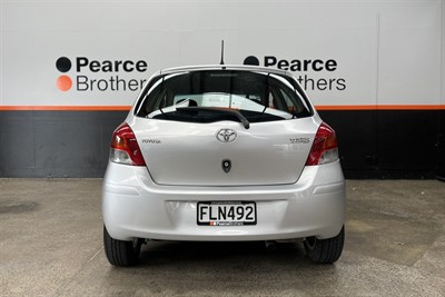 2010 Toyota YARIS - Thumbnail