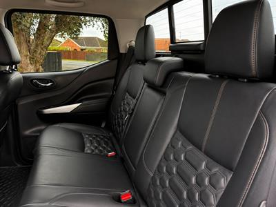 2022 Nissan Navara - Thumbnail
