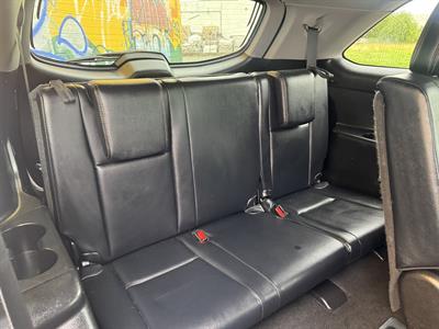 2017 Toyota Highlander - Thumbnail