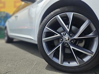 2021 Skoda Superb - Thumbnail