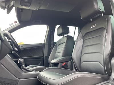 2017 Volkswagen Tiguan - Thumbnail