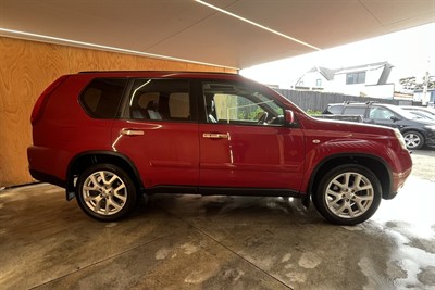 2010 Nissan X-Trail - Thumbnail