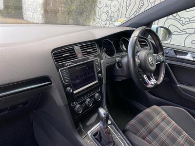 2014 Volkswagen Golf - Thumbnail