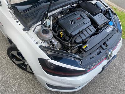 2014 Volkswagen Golf - Thumbnail