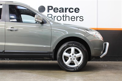 2009 Hyundai Santa Fe - Thumbnail